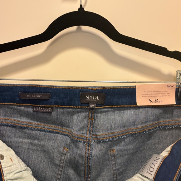 NYDJ Ami Skinny w hem detail - Picture 4 of 6